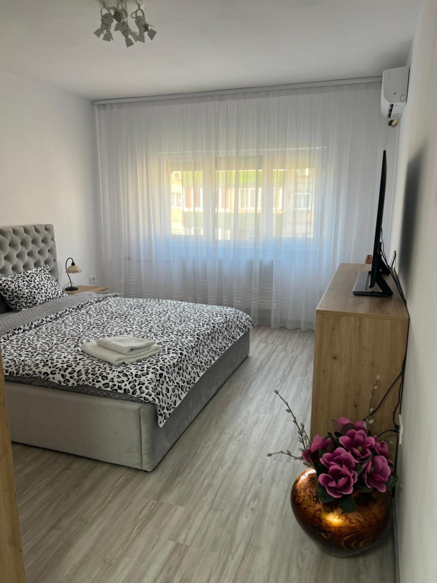 Apartament Tudor Орадеа Екстериор снимка